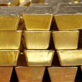 Does gold go up during market crash?